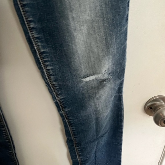Express Distressed Jean Size 4. 30inch inseam - Picture 3 of 5